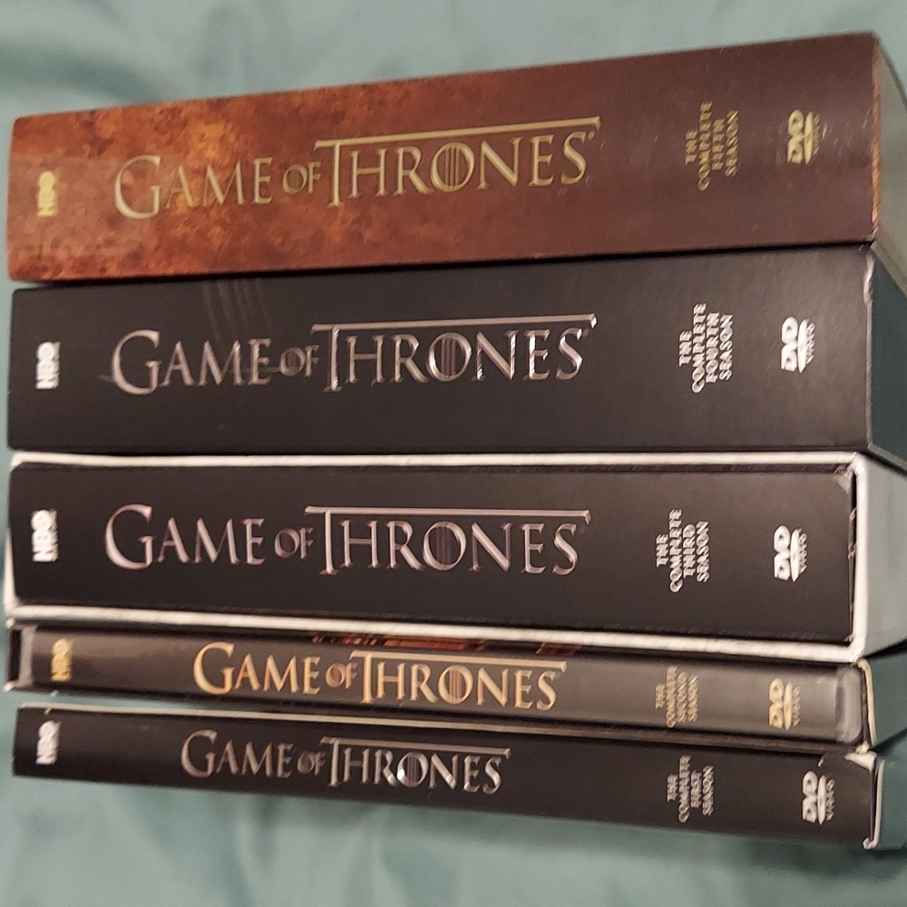 Game of Thrones DVD seasons 1-5 - Picture 2 of 2